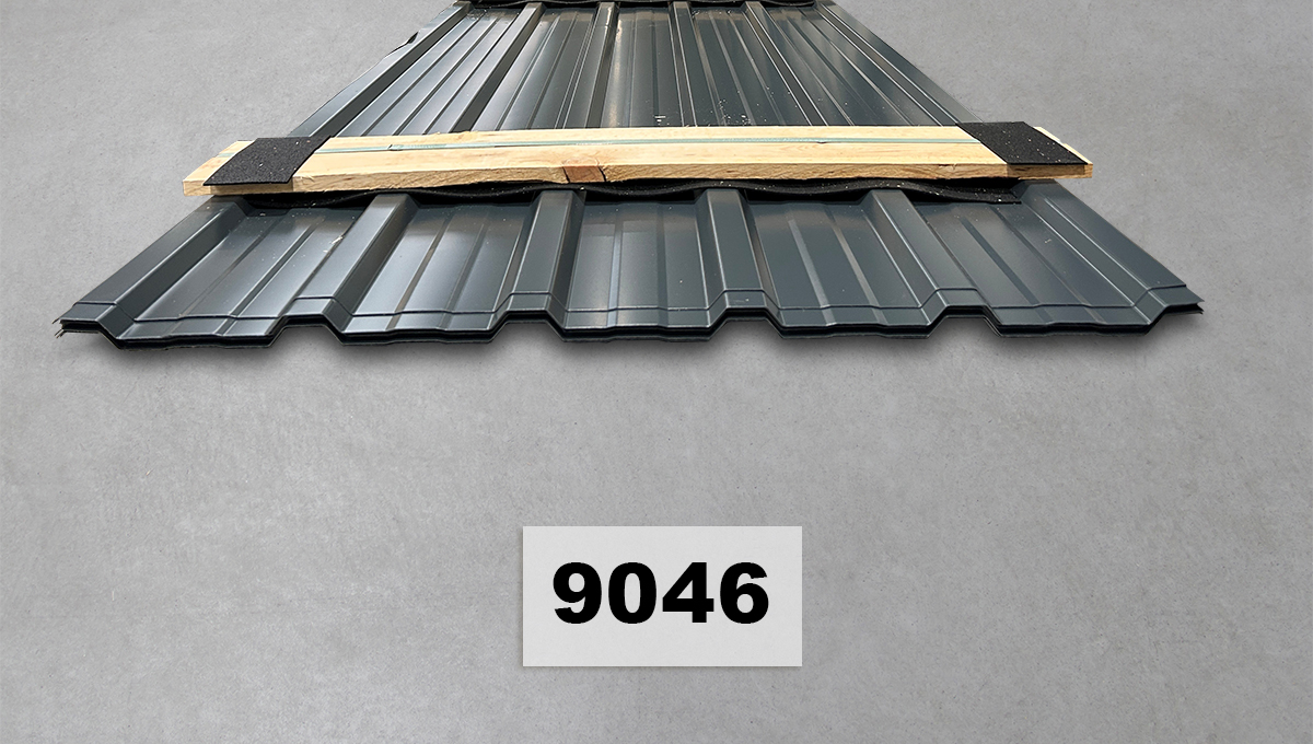 Metalldachplatte, Anthrazit, Trapezprofil, geripptes Blech, Dachpaneel