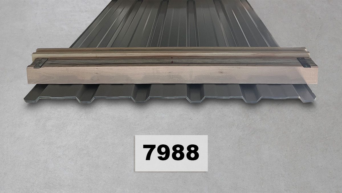 Dachblech, Metalldach, Wellblech, Blechdach, Holzlatten