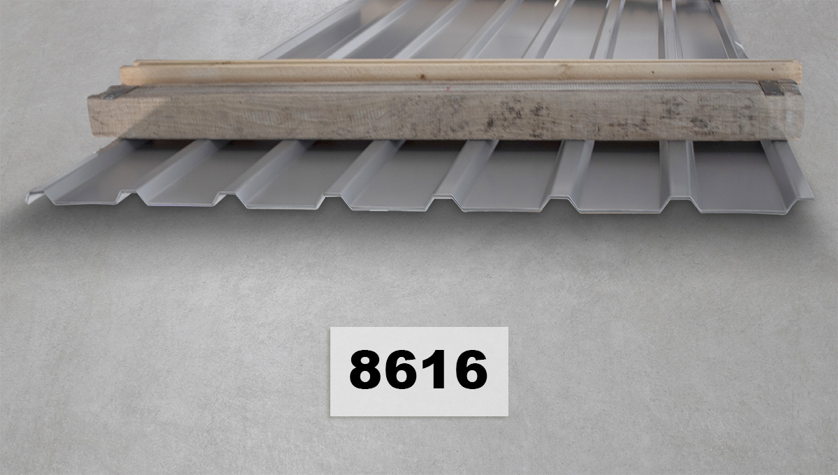 Stahlblechdach, Wellblech, Dachblech, Metallplatten, Palettenverladung