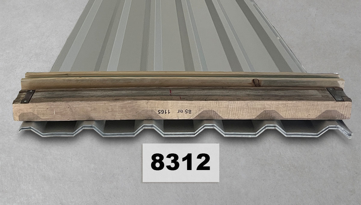 Dachblech, Wellblech, Holzlatten, Stahlprofil, Label 8312