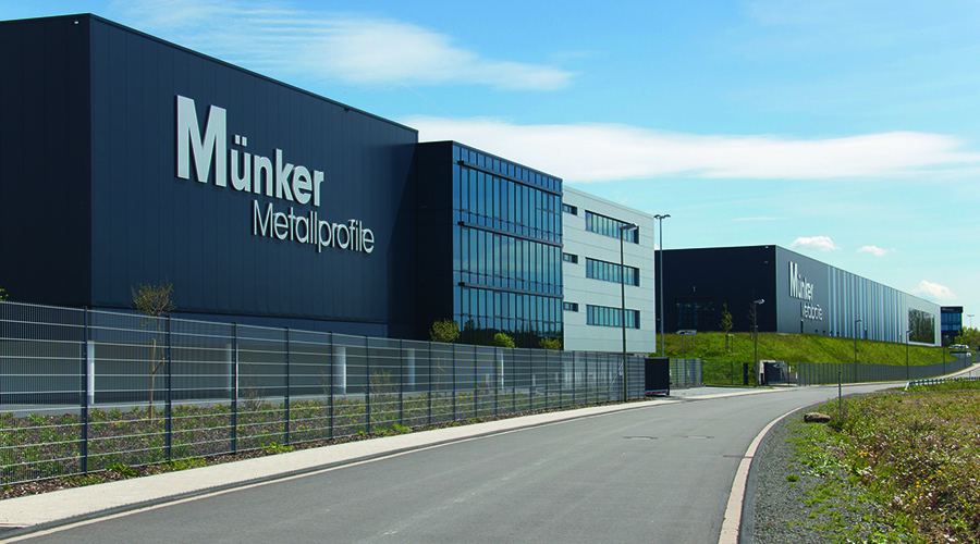 Das Unternemhen Das Bild zeigt die Strasse zu unserem Unternehmen