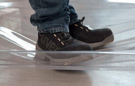Das Bild zeigt die Begehbarkeit von Lichtplatten