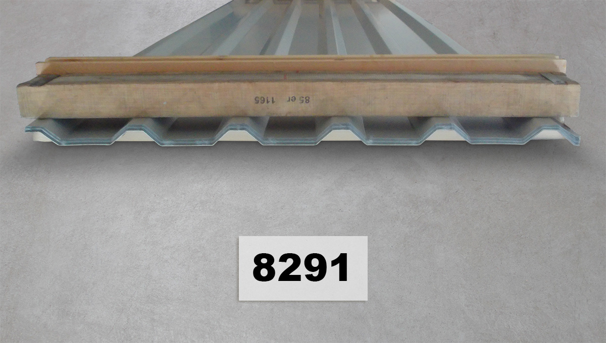 Stahlträger, Dachdämmung, Metallprofil, Dachblech, Kartonverpackung