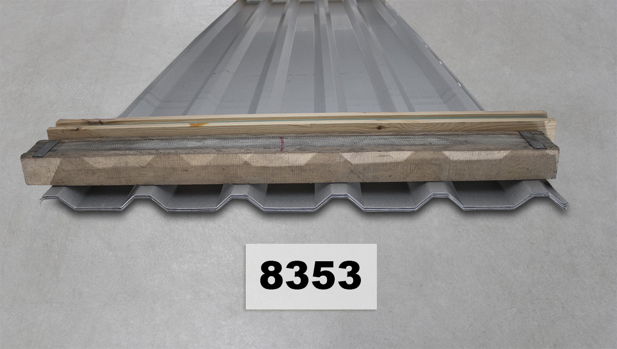 Dachblech, Stahlblech, Holzbalken, Lattung, Verbundmaterial