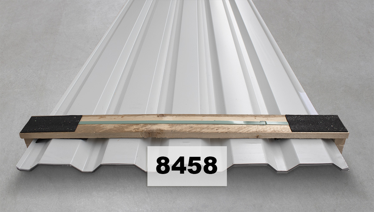 Stahlblechprofil, Trapezblech, Metalldachblech, Dachblech, Verpackungskarton