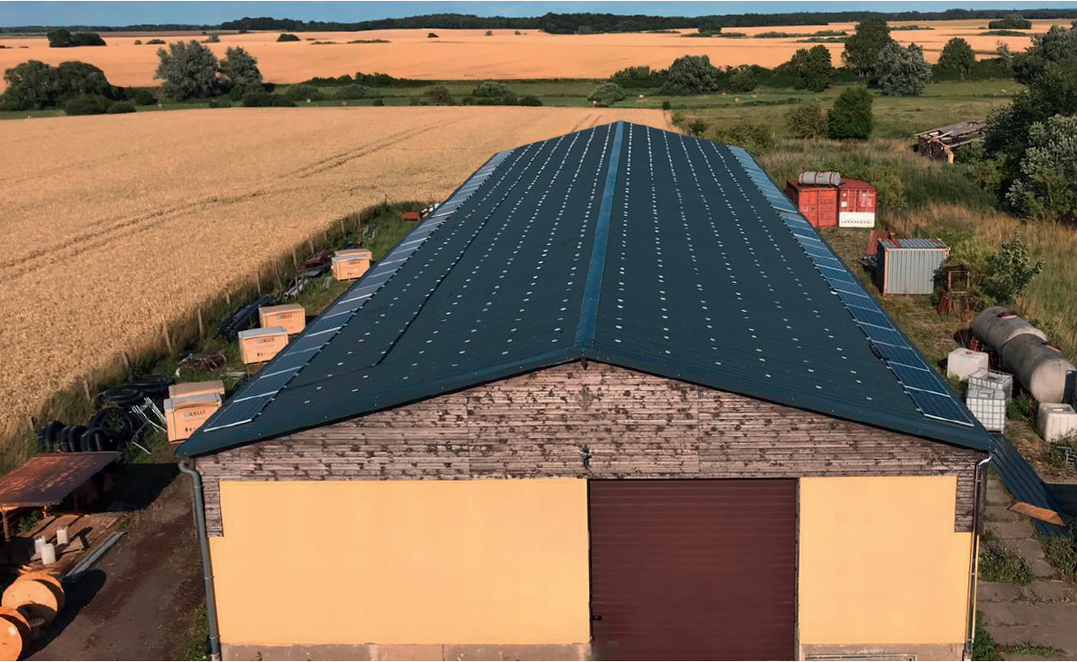 Trapezblech M 35.1KD/207 mit Solarpanelen